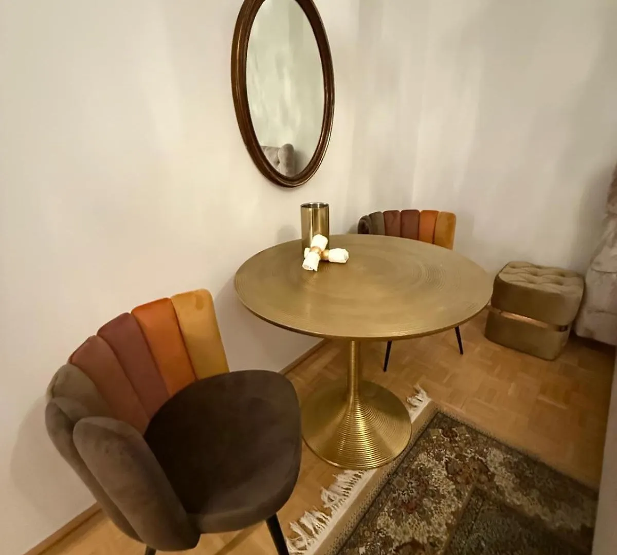 Sunsets And Sunrise Luxury Suites By Milochev Vienna 0*,  Austria