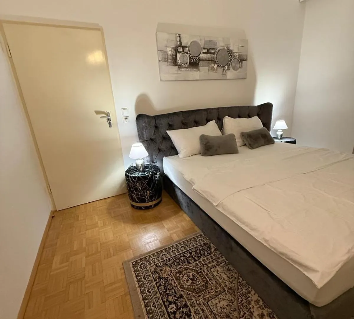 Sunsets And Sunrise Luxury Suites By Milochev Vienna Apartment