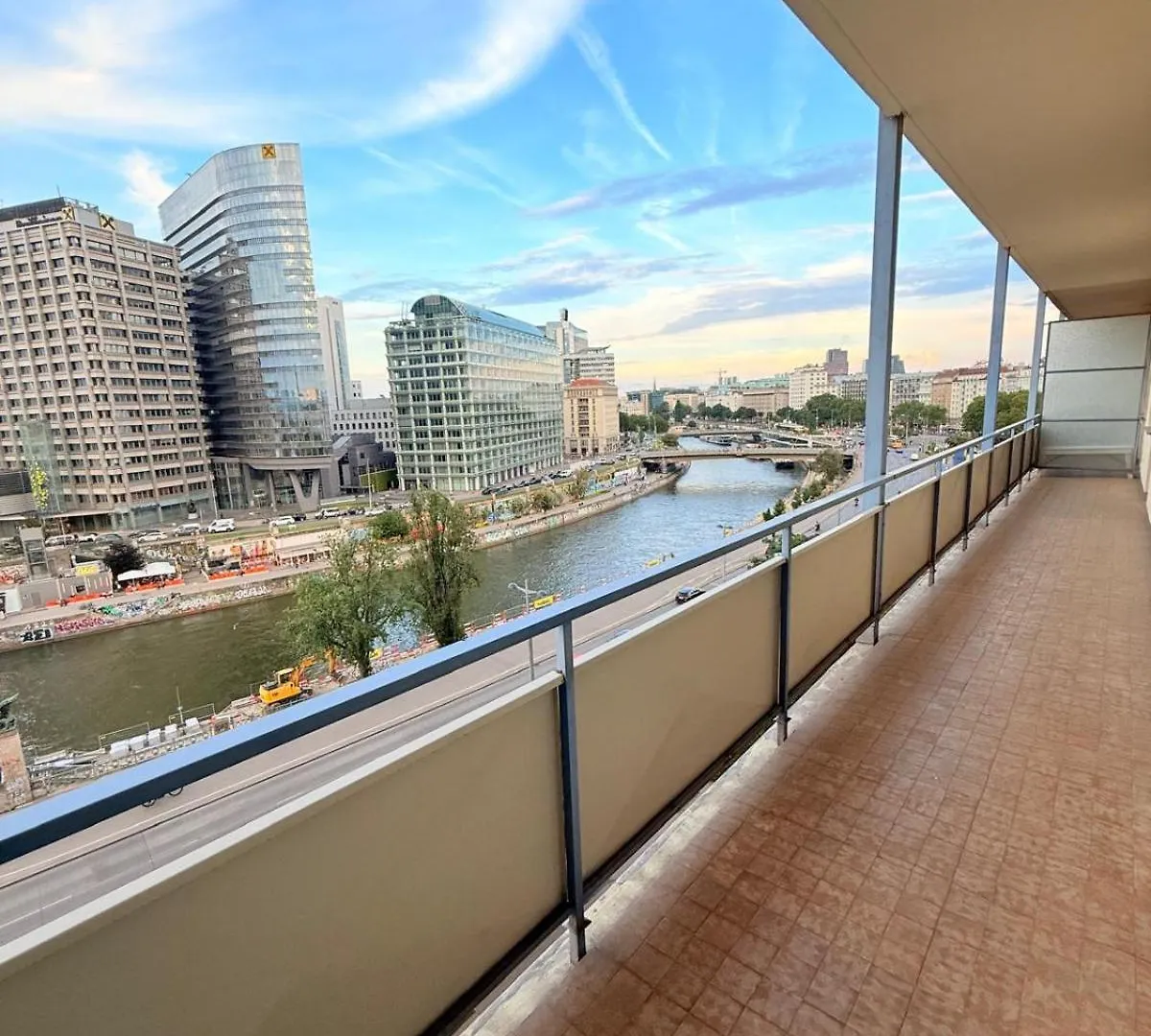 Sunsets And Sunrise Luxury Suites By Milochev Vienna 0*,