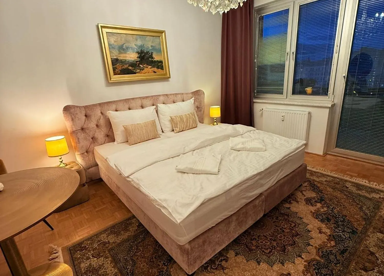 Sunsets And Sunrise Luxury Suites By Milochev Vienna